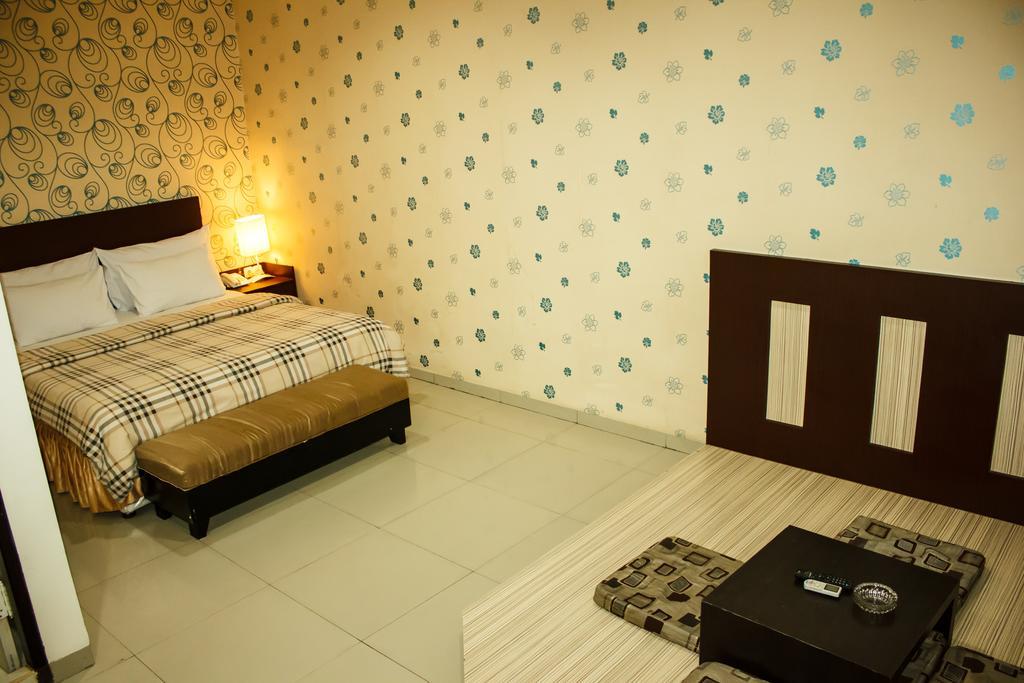 Vindhika Hotel Makassar Luaran gambar