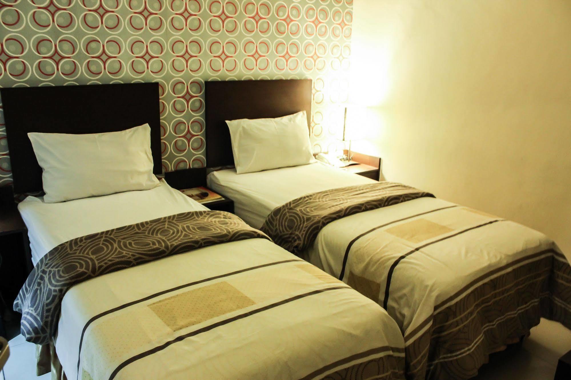 Vindhika Hotel Makassar Luaran gambar