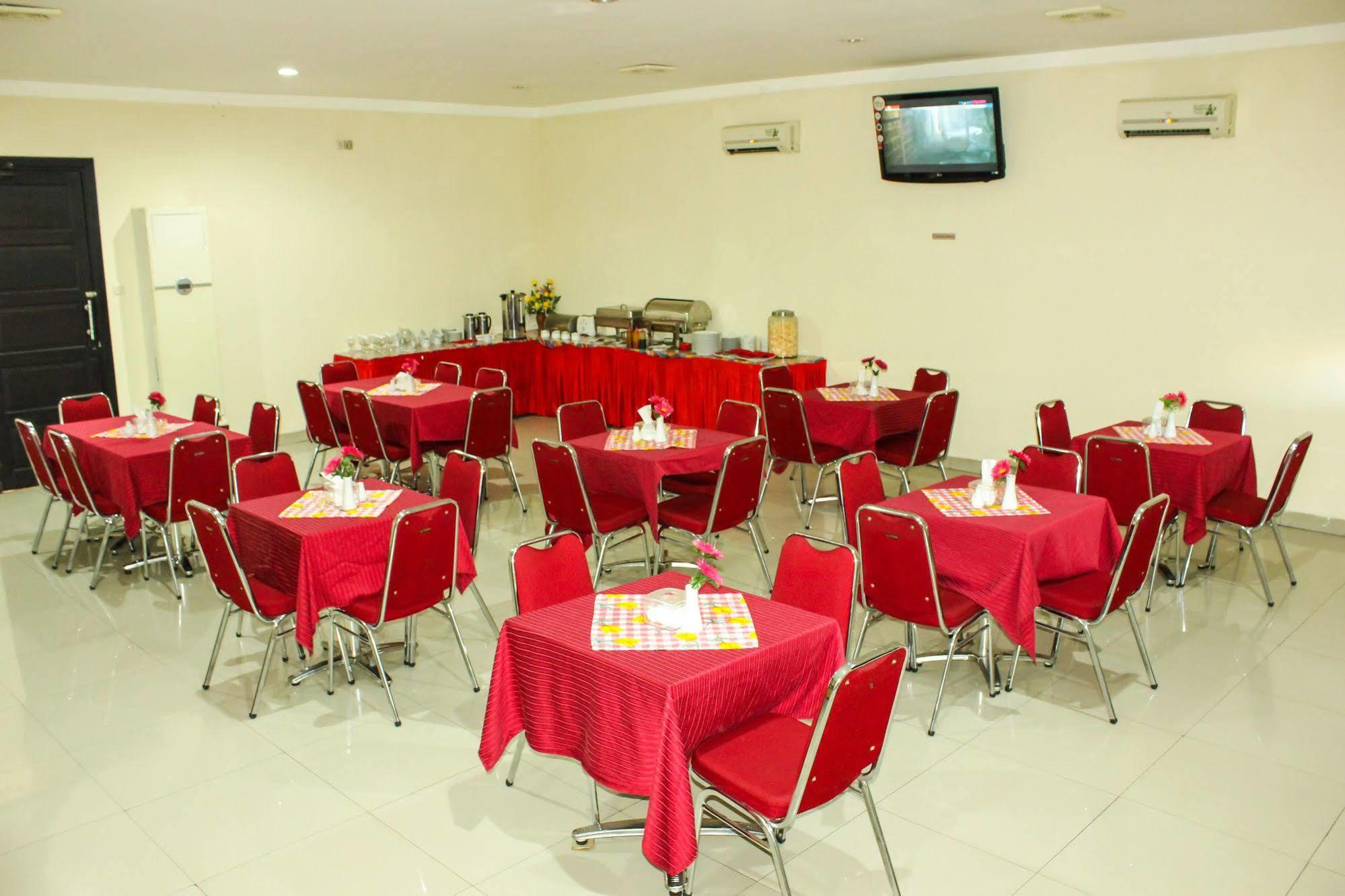 Vindhika Hotel Makassar Luaran gambar